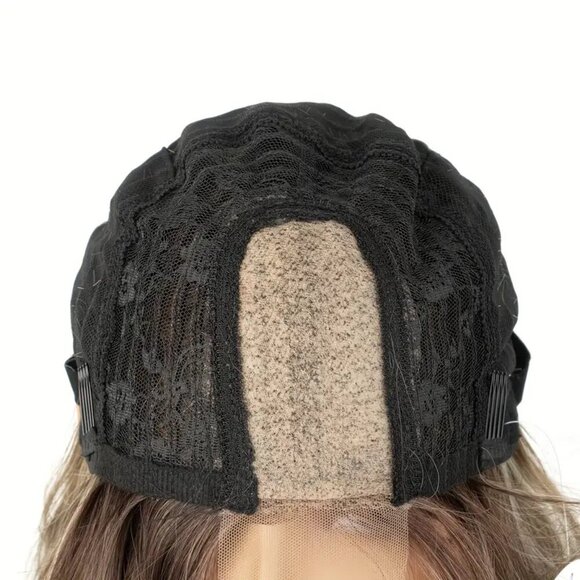 NWT Elegant Ombre Blonde Wig 4x1 Lace Front, Loose Wave Synthetic Hair - Picture 2 of 11